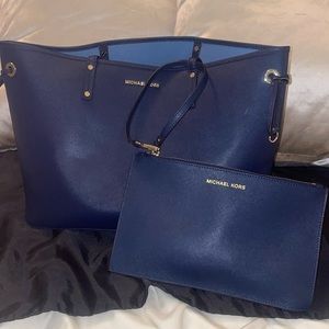 EUC MICHAEL KORS Jet Set Travel Drawstring Tote & Wristlet